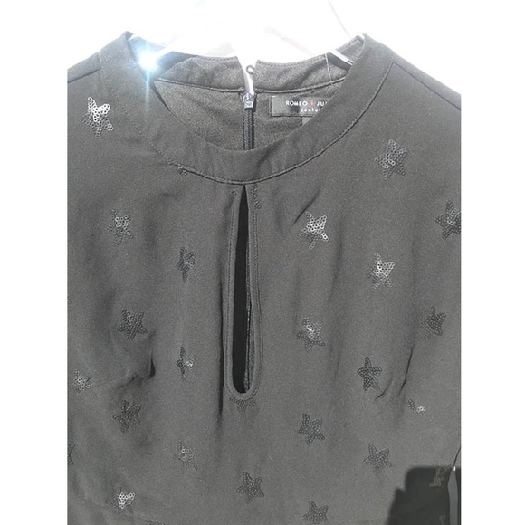 Romeo + Juliet Star Embroidered A-Line - Picture 4 of 7